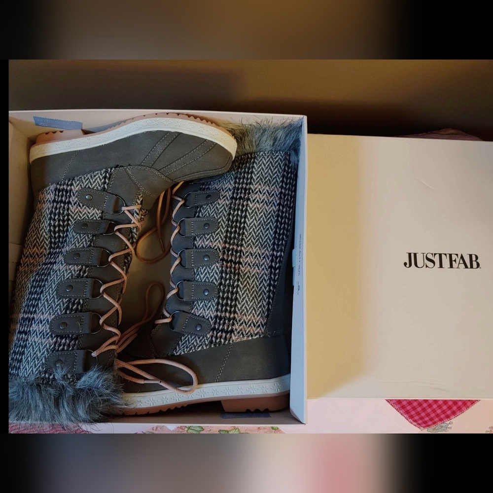 🖤*NWOT*🖤 JustFab Pink Snow Boots 7 1/2